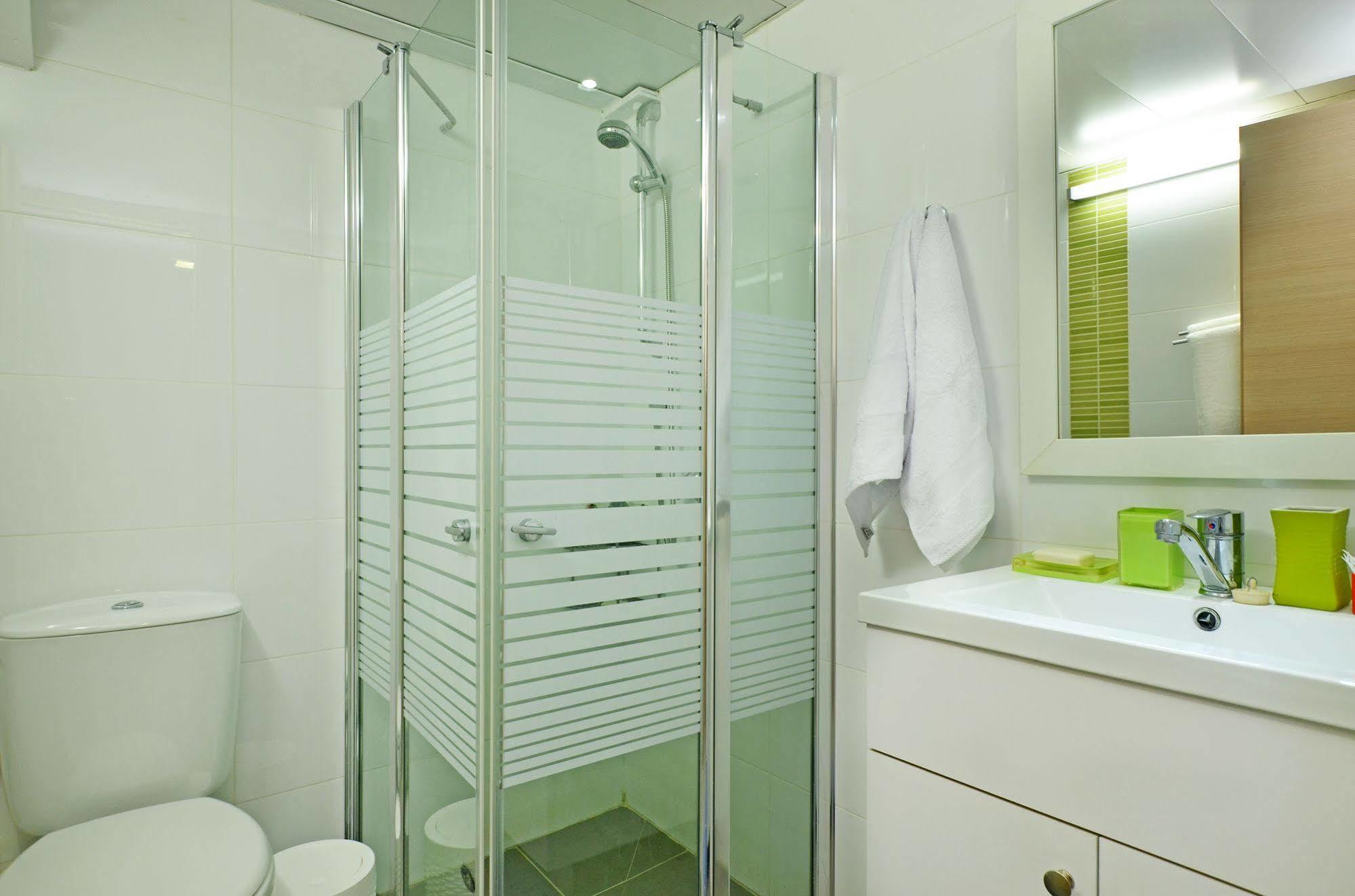 Levontine 14 Aparthotel Haifa Exteriör bild